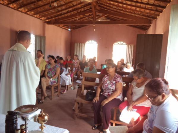 Povoado Altos encerra festejos de São Miguel com celebração eucarística.(Imagem:FlorianoNews)