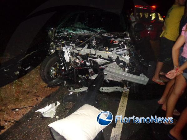 Colisão frontal entre carros deixa três pessoas feridas na PI-140(Imagem:FlorianoNews)