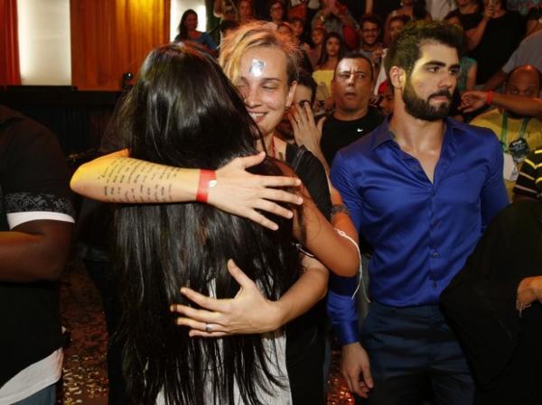 Munik e Juliano Laham na final do Big Brother Brasil 16.(Imagem:Marcos Serra Lima/ EGO)