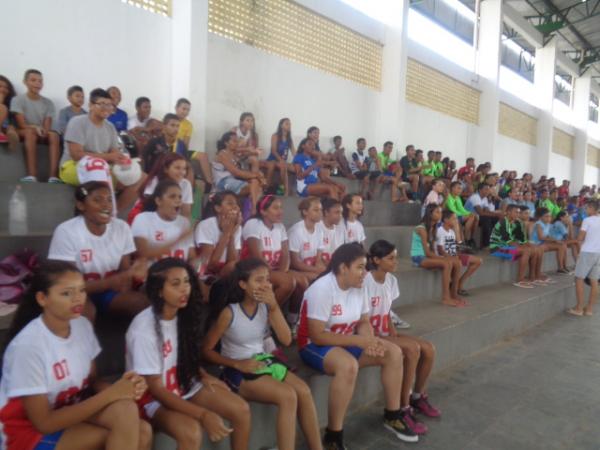 Jogos Interclasses promovem integração entre os alunos da U.E. Bucar Neto.(Imagem:FlorianoNews)