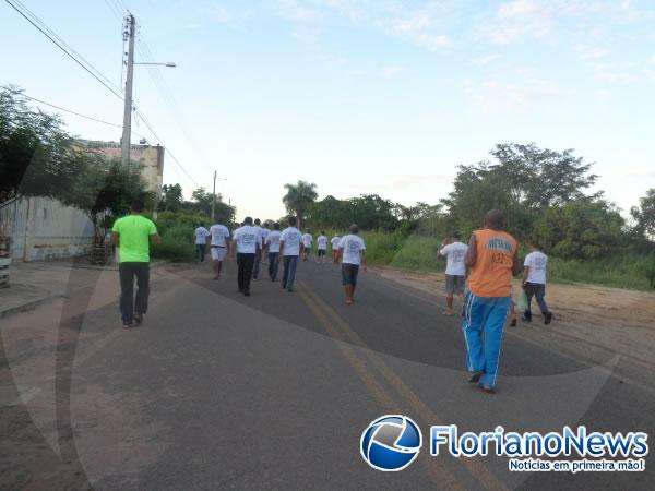 Realizada há 30 anos, Caminhada dos Homens aconteceu nesta Sexta-feira Santa.(Imagem:FlorianoNews)