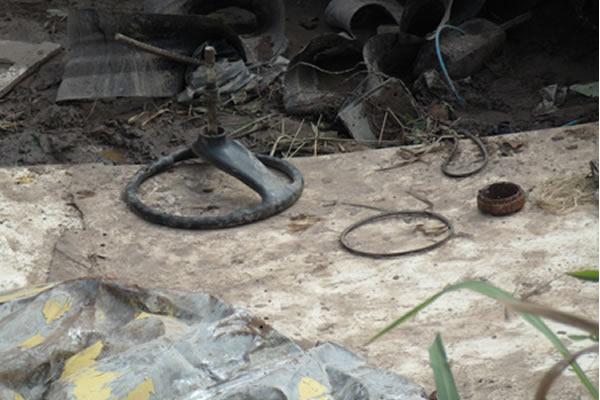 Caminhão vira e motorista sai ferido(Imagem:Cidade Verde)