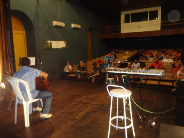 Realizado Sarau Popular de Floriano no Teatro Maria Bonita.(Imagem:FlorianoNews)