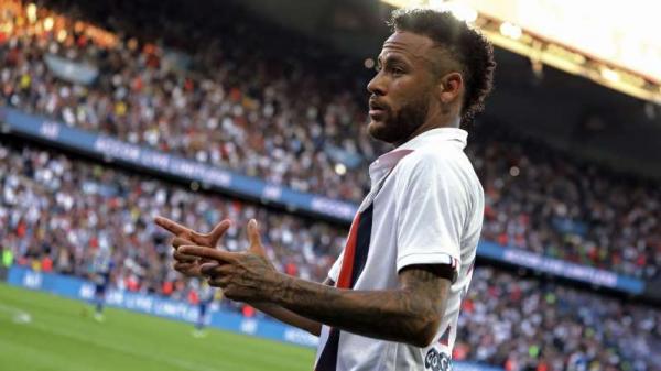 Neymar durante jogo entre PSG e Strasbourg, pelo Campeonato Francês.(Imagem:EFE)