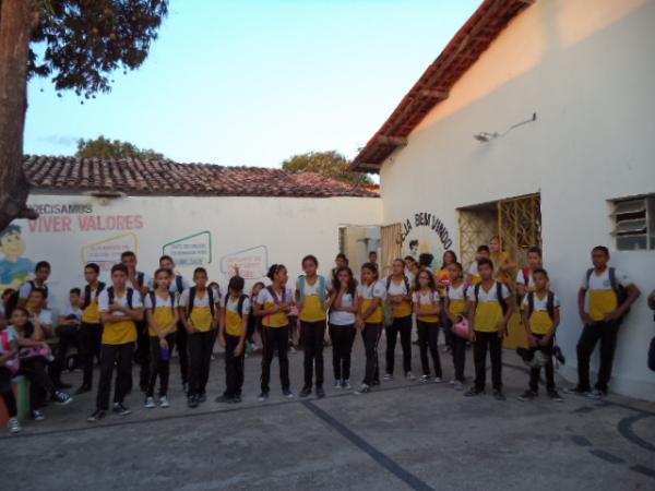 Professora Rosário ganha tablet em sorteio da Escola Mega de Floriano.(Imagem:FlorianoNews)