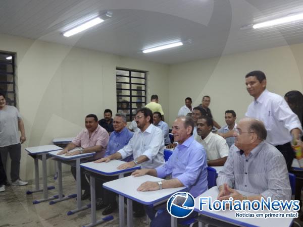 Reforma, ampliação, climatização e equipagem da Escola Municipal Martinho de Sousa Mendes.(Imagem:FlorianoNews)