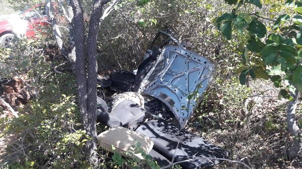 Carro roubado em Barão de Grajaú é localizado abandonado em Floriano.(Imagem:Força Tática)