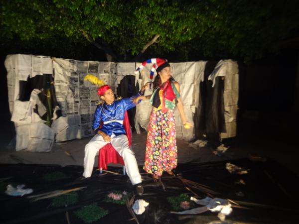 Teatro Itinerante se apresenta na zona rural. (Imagem:FlorianoNews)