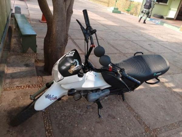 PM apreende motocicleta por condução perigosa em Floriano.(Imagem:FlorianoNews)