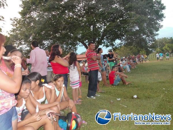 Torneio esportivo agitou sábado de Aleluia no Povoado L-3.(Imagem:FlorianoNews)