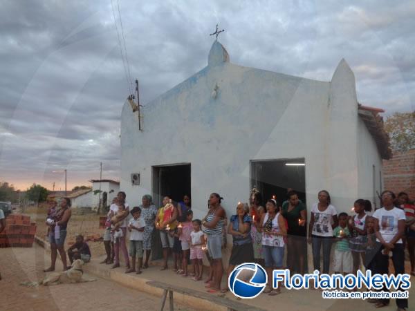 Levantamento do Mastro dá inicio aos festejos de Bom Jesus da Lapa na localidade Tabuleiro do Mato.(Imagem:FlorianoNews)