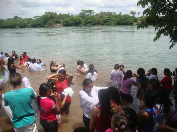 Realizado batismo coletivo em Floriano. (Imagem:FlorianoNews)