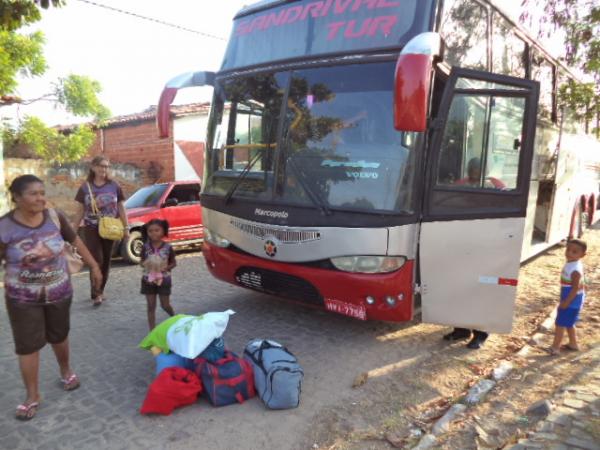 Devotos de Floriano e Barão de Grajaú seguem em romaria rumo ao Canindé.(Imagem:FlorianoNews)