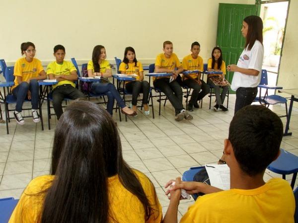 Curso de idiomas abre 700 vagas e alunos poderão participar de intercâmbio.(Imagem:Divulgação/Seduc)