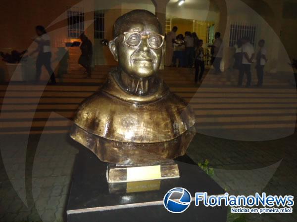 Encerramento dos festejos a Santa Beatriz marcado por missa e inauguração de busto de Frei Antônio(Imagem:FlorianoNews)