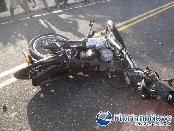 Grave acidente entre moto e carro deixa vítima fatal na PI-140.(Imagem:FlorianoNews)