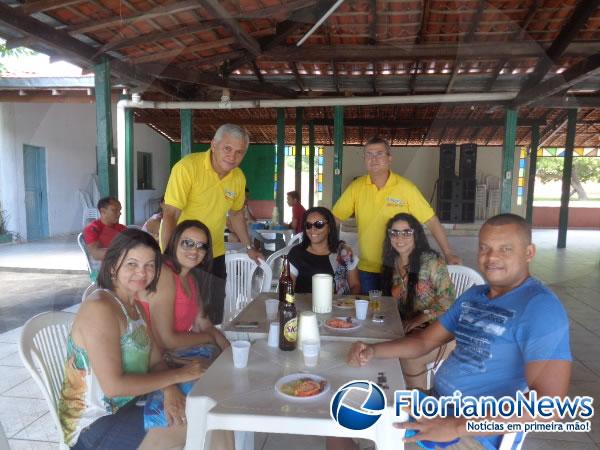 Docentes da rede privada comemoraram o Dia do Professor em manhã de lazer.(Imagem:FlorianoNews)