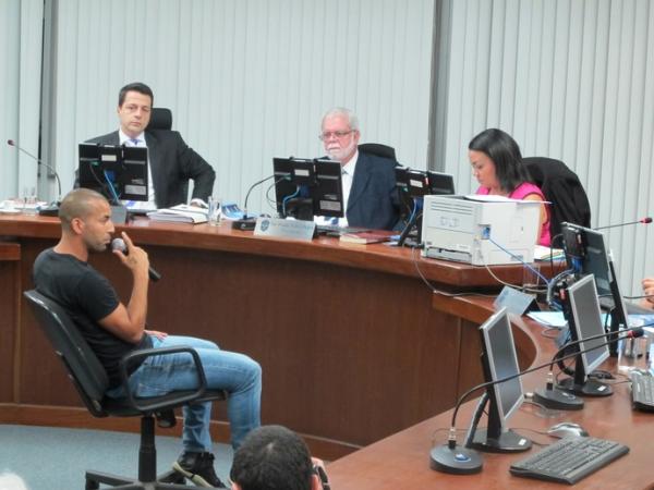 Emerson Sheik é sabatinado por auditores do STJD em sessão na última segunda-feira.(Imagem:Gustavo Rotstein)