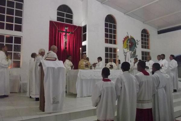 Diácono José Saraiva Júnior foi ordenado Presbítero na paróquia Sant?Ana em Floriano.(Imagem:FlorianoNews)