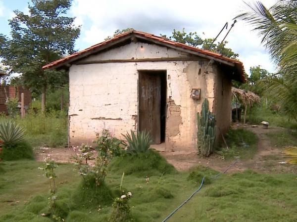 Crime ocorreu nesta casa na Zona Rural de Teresina.(Imagem:Reprodução/TV Clube)