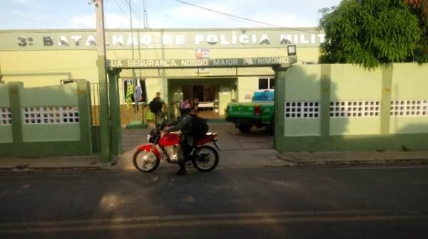 Polícia Militar recupera motocicleta roubada no centro de Floriano.(Imagem:FlorianoNews)