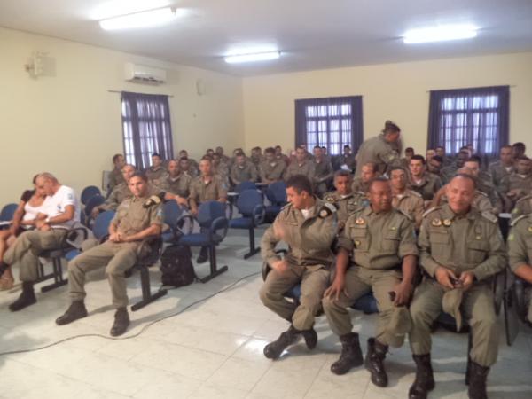 Concludentes do Curso de Formação de Soldados participam de aula da saudade.(Imagem:FlorianoNews)