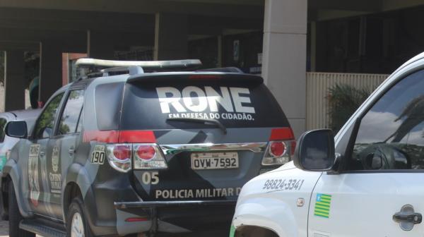 Policiais do RONE localizaram a caixa.(Imagem:Andrê Nascimento/ G1 PI)