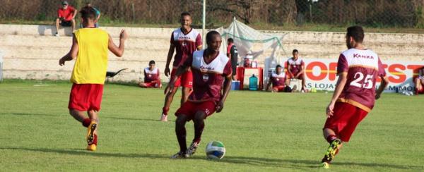 Amarildo vira fiel da balança como volante do River-PI.(Imagem:Emanuele Madeira)