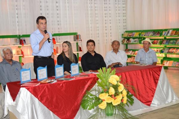 Prefeito participa de encerramento do Projeto de Leitura do Sesc Floriano(Imagem:Waldemir Miranda)