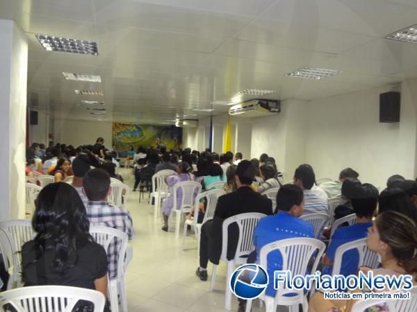 Adventistas florianenses participam de estudo bíblico.(Imagem:FlorianoNews)