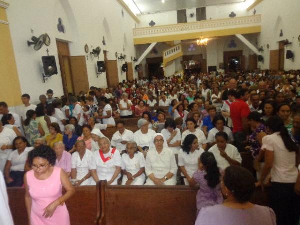 Missa e procissão marcaram dia de Corpus Christi em Floriano.(Imagem:FlorianoNews)