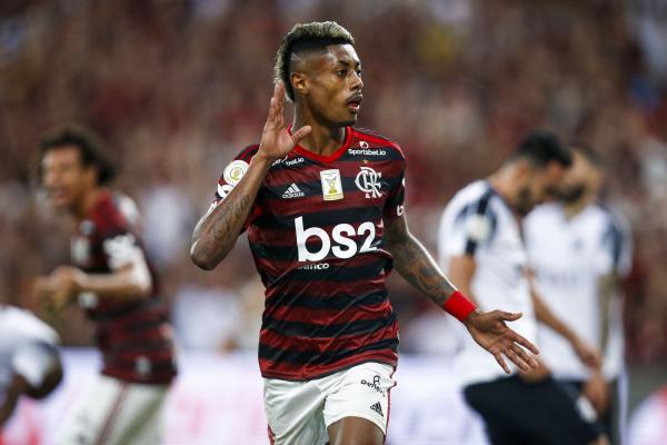 O segredo está no posicionamento do Flamengo e, principalmente, na sincronia de movimentos do time no ataque.(Imagem:Getty Images)