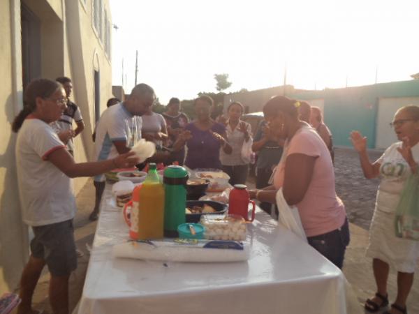 Café da manhã partilhado marca abertura dos festejos de Santa Luzia em Floriano.(Imagem:FlorianoNews)