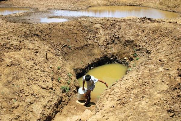 Com 50% das barragens com nível crítico, governo reforça racionamento.(Imagem:Cidadeverde.com)