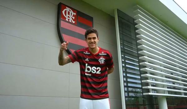 Pedro, de 22 anos, foi anunciado oficialmente pelo Flamengo(Imagem:Reprodução)