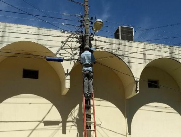 Manutenção de caixas da Rádio Comércio oferece melhor qualidade de som em Floriano.(Imagem:FlorianoNews)