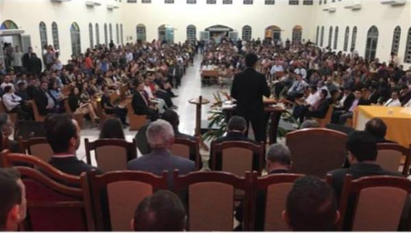 Rejane Dias participa de Congresso das Assembleias de Deus em Floriano.(Imagem:FlorianoNews)