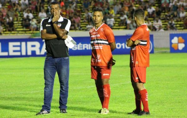 Capitão defende entrega do River-PI, mas faz críticas à 