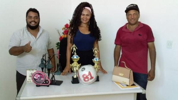 Cultura, Esporte e Lazer de Floriano realiza entrega de material esportivo.(Imagem:SECOM)