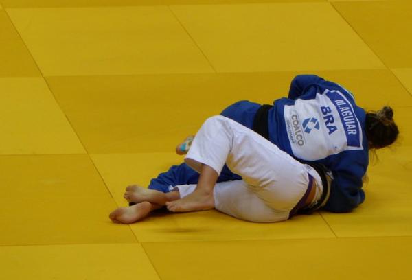 Mayra derruba Kayla Harrisonn semifinal do Mundial e se vinga de derrota em Londres 2012(Imagem:Raphael Andriolo)