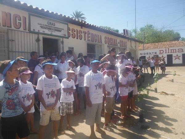 Caminhada e plantio de árvores marcam enceramento de Projeto Ambiental em Barão de Grajaú. (Imagem:FlorianoNews)