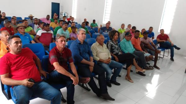 Assembleia para tratar da situação das vans em Floriano(Imagem:FlorianoNews)