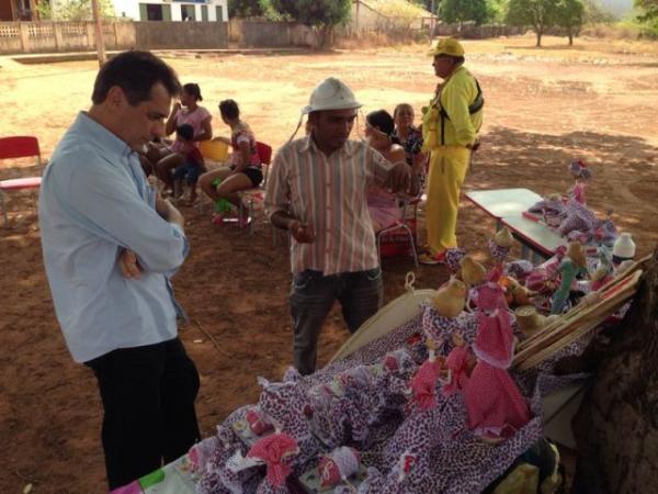 Prefeito participa do encerramento do curso de artesanato na comunidade Buqueirão.(Imagem:Secom)