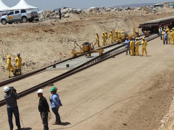 Um dos trechos da ferrovia no Piauí está parado.(Imagem:Catarina Costa/G1 PI)