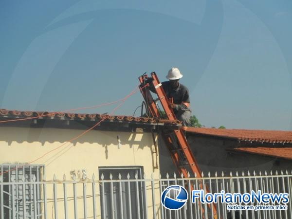 Caminhão bate em fiação elétrica e derruba postes em Floriano.(Imagem:FlorianoNews)