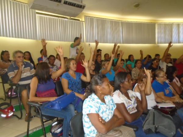 Nós estamos em estado de greve, declara presidente do SINTE Regional Floriano.(Imagem:FlorianoNews)