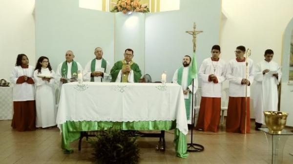 Padre Aristides é empossado como pároco da Paróquia Nossa Senhora das Mercês.(Imagem:FlorianoNews)