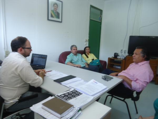 Parlamentares realizam visita técnica ao Hospital Regional Tibério Nunes.(Imagem:FlorianoNews)