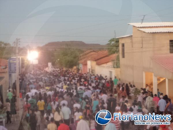 Procissão marca encerramento da festa de Nossa Senhora de Nazaré.(Imagem:FlorianoNews)