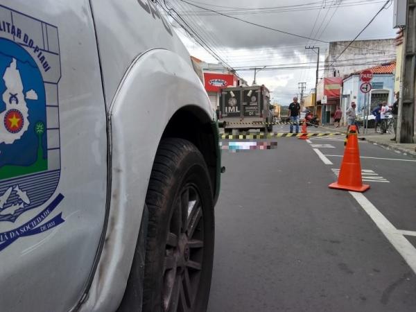Morador de rua é morto a facadas no Centro de Teresina(Imagem:Marcos Texeira/TV Clube)